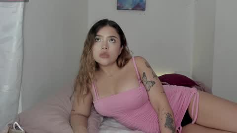 Snapshot of sexy_and_naughty_girl chatting on September 17, 10:13 pm Lucy Annyy online show from September 17, 10:13 pm
