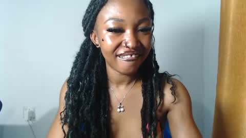 sexy_bluey247 online show from June 14, 2:24 am