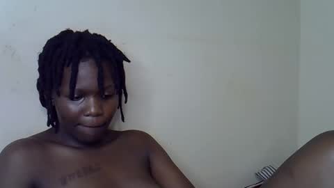 Snapshot of sexy_butty6 chatting on September 20, 7:33 am sexy_butty6 online show from September 20, 7:33 am
