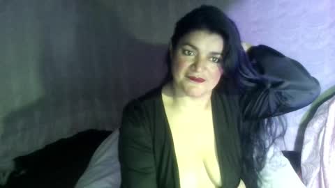 Snapshot of sexy_camy chatting on September 22, 1:21 am Camy Yamy online show from September 22, 1:21 am