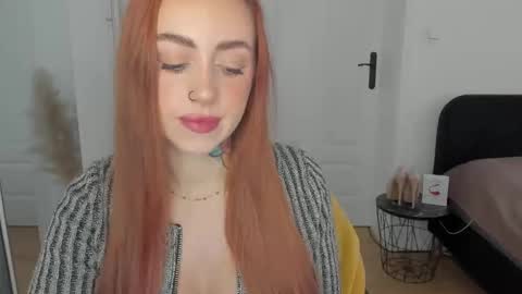 C o r a l i e online show from November 11, 7:43 am