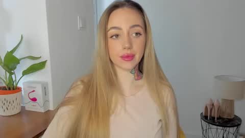 C o r a l i e online show from January 22, 2:46 pm