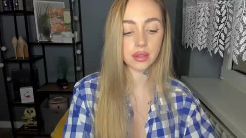 C o r a l i e online show from January 15, 7:44 pm