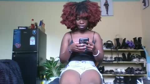 Snapshot of sexy_ebony_princess chatting on September 20, 7:00 am Trina online show from September 20, 7:00 am