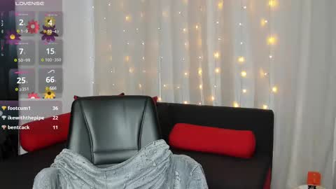 Snapshot of sexy_emeli chatting on February 14, 7:59 am MY ONLYFANS page is back - online show from February 14, 7:59 am