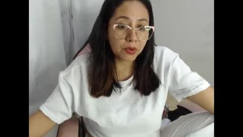 layla violeta gomez online show from October 19, 5:45 am