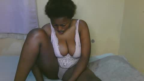 sexy_latasha online show from December 14, 1:23 am