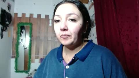 Snapshot of sexy_lolas chatting on January 6, 5:52 am sexy lolas online show from January 6, 5:52 am