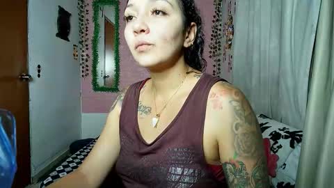 Snapshot of sexy_lolas chatting on September 15, 4:14 am sexy lolas online show from September 15, 4:14 am