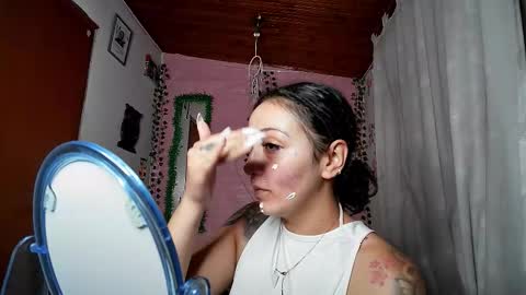 Snapshot of sexy_lolas chatting on September 11, 4:58 am sexy lolas online show from September 11, 4:58 am