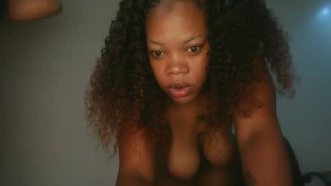 sexy_lyna online show from May 11, 5:03 am