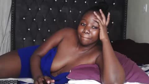 Snapshot of sexy_melanin11 chatting on September 18, 10:36 pm sexy_melanin11 online show from September 18, 10:36 pm