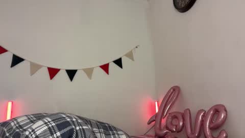 Ellie Mia online show from November 15, 5:36 pm