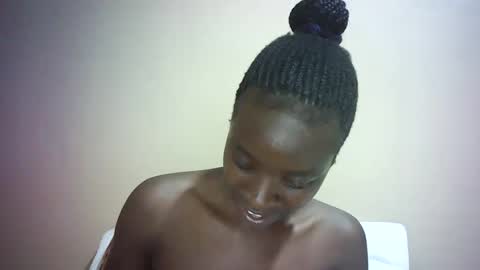 leila online show from December 9, 4:15 pm