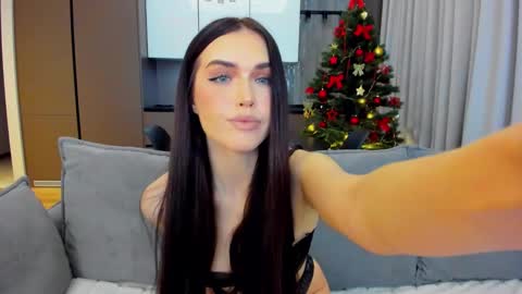 Snapshot of sexyangeloux chatting on December 30, 9:40 pm Lou online show from December 30, 9:40 pm