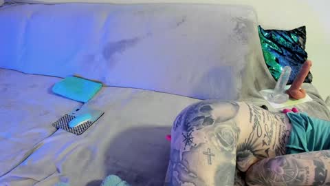 Snapshot of sexyariel15 chatting on January 28, 7:42 pm SexyAriel15 online show from January 28, 7:42 pm