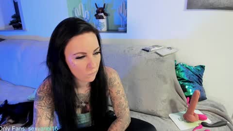 Snapshot of sexyariel15 chatting on December 2, 7:55 pm SexyAriel15 online show from December 2, 7:55 pm