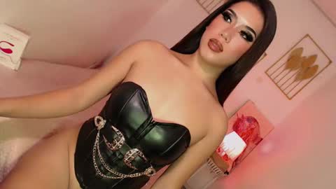 Snapshot of sexybaby2999 chatting on March 8, 5:43 pm Lexie online show from March 8, 5:43 pm