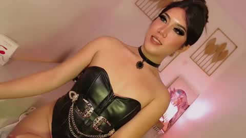 Snapshot of sexybaby2999 chatting on February 10, 4:14 pm Lexie online show from February 10, 4:14 pm