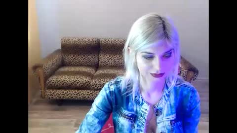 sexybeatriice online show from March 4, 7:19 am