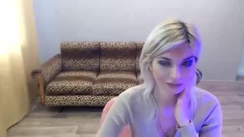 sexybeatriice online show from November 28, 8:10 am