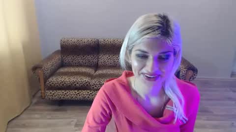 sexybeatriice online show from February 1, 7:05 am