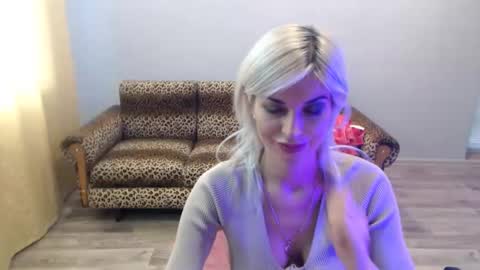 sexybeatriice online show from October 9, 7:14 am