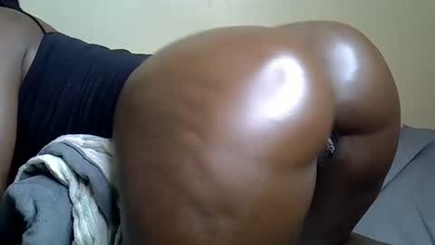 sexybooty_4545 online show from October 4, 9:29 am