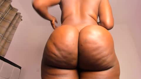 sexybootydoll online show from February 22, 8:55 pm