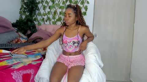 Snapshot of sexybrunnetem chatting on February 22, 8:50 am sofia online show from February 22, 8:50 am