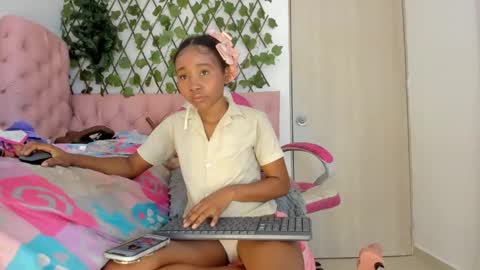 Snapshot of sexybrunnetem chatting on January 25, 8:42 am sofia online show from January 25, 8:42 am