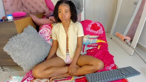 Snapshot of sexybrunnetem chatting on February 3, 10:36 am sofia online show from February 3, 10:36 am