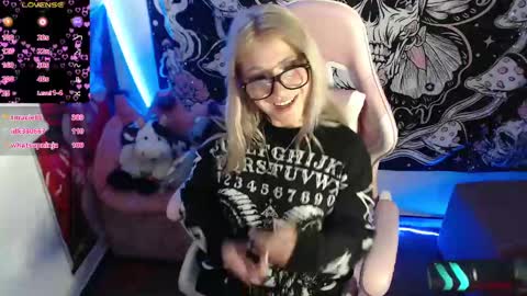 Snapshot of sexycarriie chatting on January 2, 8:39 am Carrie online show from January 2, 8:39 am