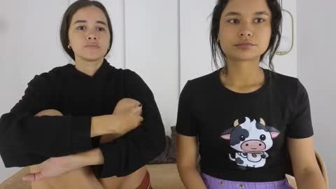 chanell and yina online show from January 9, 1:39 pm