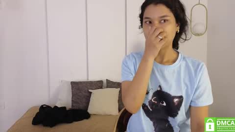 chanell and yina online show from September 19, 1:37 pm