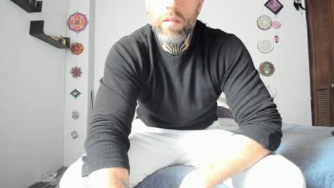 Snapshot of sexycolombian2022 chatting on January 4, 9:31 pm Antonioylola online show from January 4, 9:31 pm