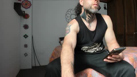 Snapshot of sexycolombian2022 chatting on December 30, 7:11 pm Antonioylola online show from December 30, 7:11 pm