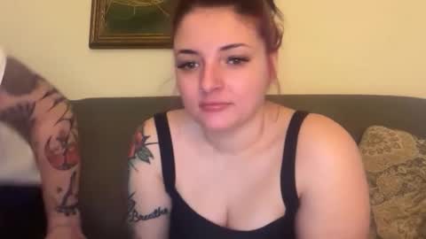 sexycouple41110 online show from March 3, 6:26 pm