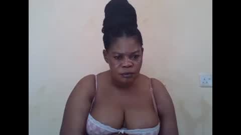 Snapshot of sexydove2 chatting on February 18, 12:49 pm EMILY online show from February 18, 12:49 pm