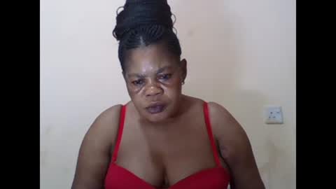 Snapshot of sexydove2 chatting on February 17, 3:04 am EMILY online show from February 17, 3:04 am