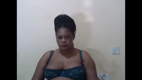 Snapshot of sexydove2 chatting on February 24, 7:09 pm EMILY online show from February 24, 7:09 pm