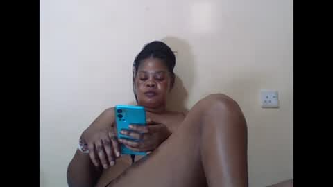 Snapshot of sexydove2 chatting on February 12, 7:02 pm EMILY online show from February 12, 7:02 pm