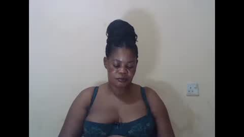 Snapshot of sexydove2 chatting on February 15, 7:17 pm EMILY online show from February 15, 7:17 pm