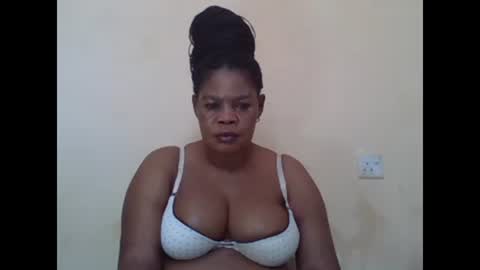 Snapshot of sexydove2 chatting on February 26, 7:23 am EMILY online show from February 26, 7:23 am