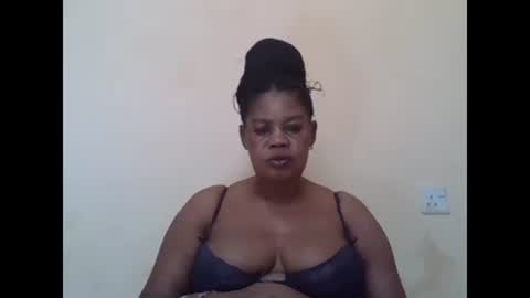 Snapshot of sexydove2 chatting on February 21, 12:17 pm EMILY online show from February 21, 12:17 pm