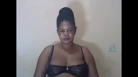 Snapshot of sexydove2 chatting on March 4, 3:22 am EMILY online show from March 4, 3:22 am