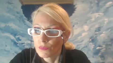 Snapshot of sexyeni chatting on January 9, 6:47 pm ENI pvt moan your name WHEN I M NOT online you tell me in SNAPCHAT deal yes add me... FREE TWITTER magiconline101...... online show from January 9, 6:47 pm