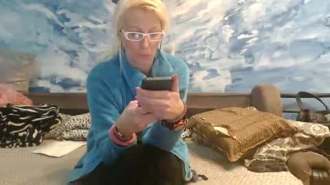 Snapshot of sexyeni chatting on February 25, 3:31 am ENI pvt moan your name WHEN I M NOT online you tell me in SNAPCHAT deal yes add me... FREE TWITTER magiconline101...... online show from February 25, 3:31 am