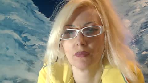 Snapshot of sexyeni chatting on December 29, 3:22 am ENI pvt moan your name WHEN I M NOT online you tell me in SNAPCHAT deal yes add me... FREE TWITTER magiconline101...... online show from December 29, 3:22 am