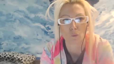 Snapshot of sexyeni chatting on January 20, 12:04 am ENI pvt moan your name WHEN I M NOT online you tell me in SNAPCHAT deal yes add me... FREE TWITTER magiconline101...... online show from January 20, 12:04 am